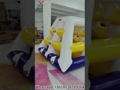 Torres de escalada inflables flotantes para agua con blob y tobogán