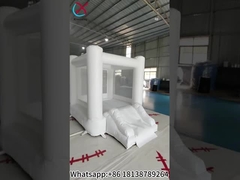 Casa de rebote inflable en interiores Fiesta de bodas