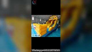 Tobogán inflable gigante Minion para eventos infantiles