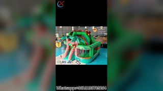 Casa de rebote inflable Jungle Adventure con tobogán