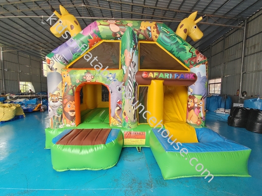 Pequeña casa de salto interior con impresión completa jirafa dibujos animados parque animal castillo con combo de silde