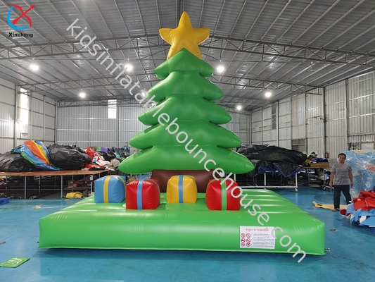 Área de salto del árbol de Navidad inflable Castillo Rebobinable inflable