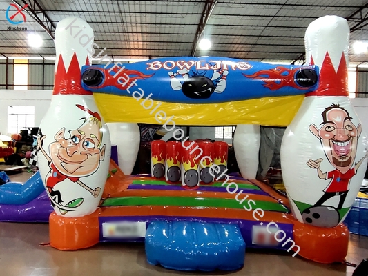 La fábrica hace salto de castillo de salto con temas de bolos en interiores y exteriores