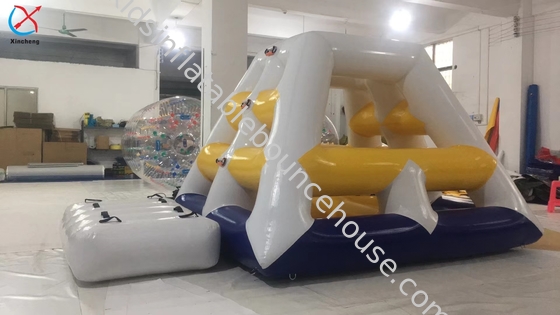Torre de escalada acuática inflable flotante para proveedores con blob y tobogán